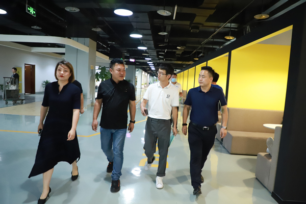 西安市直播电商协会会员单位参访|走进新丝路电商产业园，共寻发展新机遇