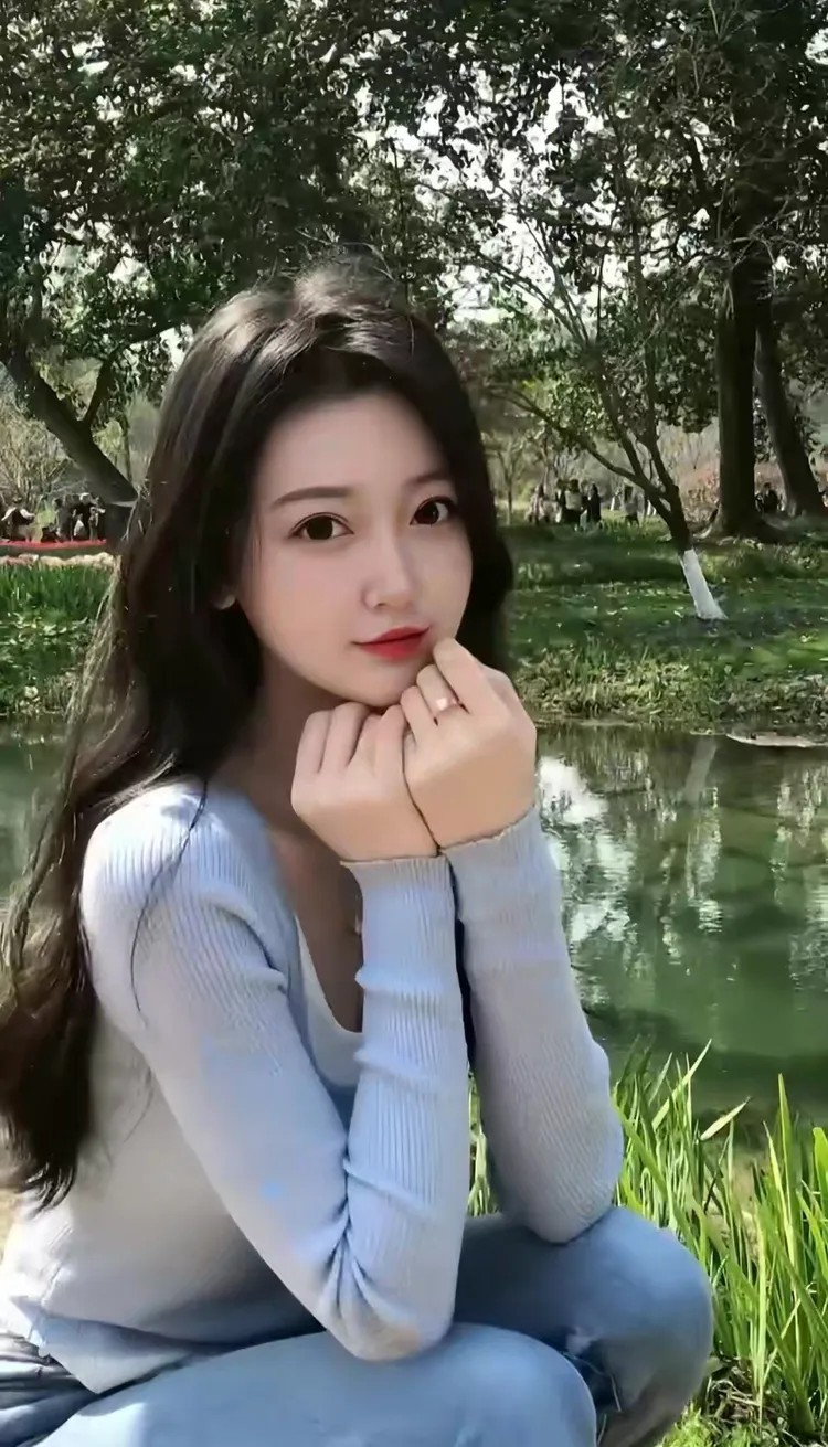 艺术家石媛荣获”中国工艺美术大师、中国陶瓷美术大师”双称号